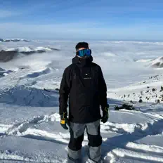 Escucha a Azsa, mira videos musicales, lee su biografía, consulta las fechas de las gira y más.