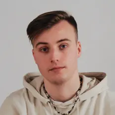 Poslechněte si interpreta asmoo, sledujte hudební videa, přečtěte si životopis, podívejte se na data turné a další informace.