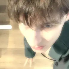 Poslechněte si interpreta Toneey, sledujte hudební videa, přečtěte si životopis, podívejte se na data turné a další informace.