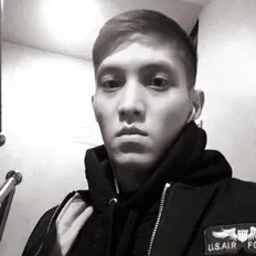 Hör dir d1first an, schau dir Musikvideos an, lies die Biografie, finde Tourdaten und mehr!