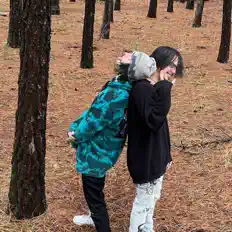 聆聽 Ynr8、觀看音樂影片、閱讀小傳、查看巡演日期等！