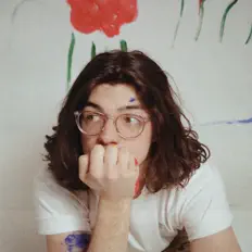 收听 Spring Term、观看音乐视频、阅读小传、查看巡演日期等 ！