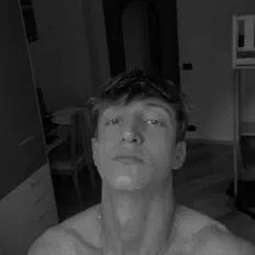 Escucha a MT, mira videos musicales, lee su biografía, consulta las fechas de las gira y más.