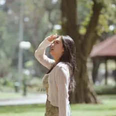 Nuwieを聴いたり、ミュージックビデオを鑑賞したり、経歴やツアー日程などを確認したりしましょう！