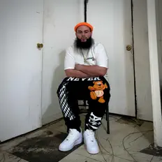 Posłuchaj wykonawcy Moizenvelli, obejrzyj teledyski, przeczytaj biografię, zobacz daty tras koncertowych i nie tylko!