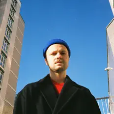 Posłuchaj wykonawcy Blooms Corda, obejrzyj teledyski, przeczytaj biografię, zobacz daty tras koncertowych i nie tylko!
