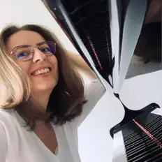Paulina Statecznaを聴いたり、ミュージックビデオを鑑賞したり、経歴やツアー日程などを確認したりしましょう！