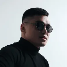 收听 Айдын8、观看音乐视频、阅读小传、查看巡演日期等 ！