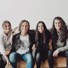 Ouve The New Sound Is Family, vê vídeos de música, lê a biografia, vê as datas da digressão e muito mais!