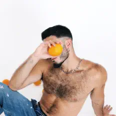 Luister naar GESS, bekijk muziekvideo's, lees de bio, bekijk de tourdata, en meer!