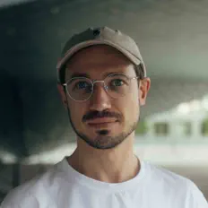 Listen to Daniele Di Martino, watch music videos, read bio, see tour dates & more!