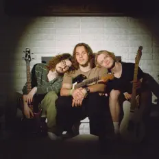 Ascolta LoudFoxCult, guarda video musicali, leggi la biografia, vedi le date del tour & altro!