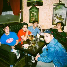 收听 Ringgo 5、观看音乐视频、阅读小传、查看巡演日期等 ！