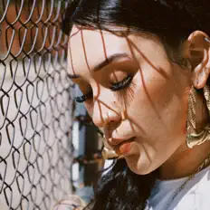 Posłuchaj wykonawcy Sadgalnina, obejrzyj teledyski, przeczytaj biografię, zobacz daty tras koncertowych i nie tylko!