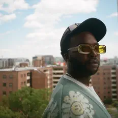 Yaddiya dinle, müzik videolarını izle, biyografisini oku, tur tarihlerini ve daha fazlasını gör!