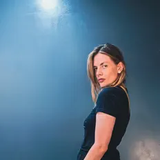 收听 Joliet4、观看音乐视频、阅读小传、查看巡演日期等 ！