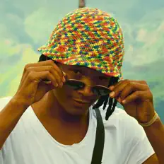 Escucha a King Tipps, mira videos musicales, lee su biografía, consulta las fechas de las gira y más.