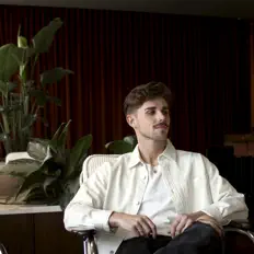 Écoutez Jadon Day, regardez des vidéoclips, lisez la biographie, consultez les dates de tournée et plus encore !