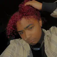 收听 undefined、观看音乐视频、阅读小传、查看巡演日期等 ！