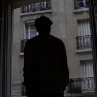 undefinedを聴いたり、ミュージックビデオを鑑賞したり、経歴やツアー日程などを確認したりしましょう！