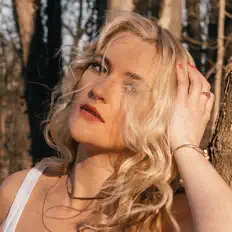 Posłuchaj wykonawcy Kate Cameron, obejrzyj teledyski, przeczytaj biografię, zobacz daty tras koncertowych i nie tylko!