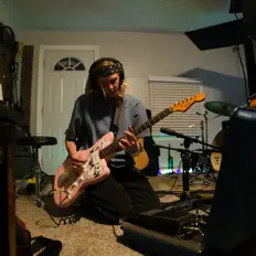 Peregrihnを聴いたり、ミュージックビデオを鑑賞したり、経歴やツアー日程などを確認したりしましょう！