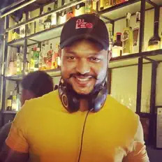 Dengarkan DJ Leo, tonton video musik, baca bio, lihat tanggal tur & lainnya!
