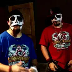 Posłuchaj wykonawcy Dark Hills Gang, obejrzyj teledyski, przeczytaj biografię, zobacz daty tras koncertowych i nie tylko!