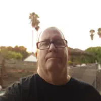 Ouve undefined, vê vídeos de música, lê a biografia, vê as datas da digressão e muito mais!