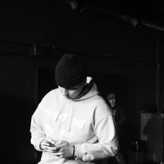 maarod सुनें, म्यूज़िक वीडियो देखें, बायो पढ़ें, दौरे की तारीखें और बहुत कुछ देखें!