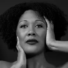 Brandi & the Alexanders सुनें, म्यूज़िक वीडियो देखें, बायो पढ़ें, दौरे की तारीखें और बहुत कुछ देखें!