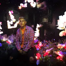 Hör dir Alexandre an, schau dir Musikvideos an, lies die Biografie, finde Tourdaten und mehr!