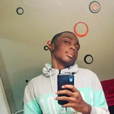 KvngReese सुनें, म्यूज़िक वीडियो देखें, बायो पढ़ें, दौरे की तारीखें और बहुत कुछ देखें!