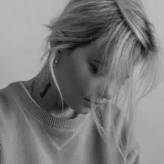 Ouve Лиза Смол, vê vídeos de música, lê a biografia, vê as datas da digressão e muito mais!