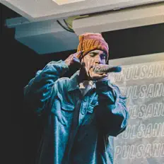 Poslechněte si interpreta Ultra El De La Voz Melódica, sledujte hudební videa, přečtěte si životopis, podívejte se na data turné a další informace.
