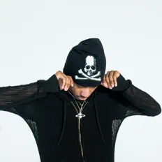 收听 save、观看音乐视频、阅读小传、查看巡演日期等 ！