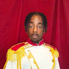 Poslechněte si interpreta Armani No.1, sledujte hudební videa, přečtěte si životopis, podívejte se na data turné a další informace.