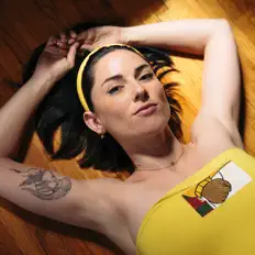 Anna Sun dinle, müzik videolarını izle, biyografisini oku, tur tarihlerini ve daha fazlasını gör!