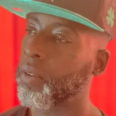 收听 Vycka、观看音乐视频、阅读小传、查看巡演日期等 ！