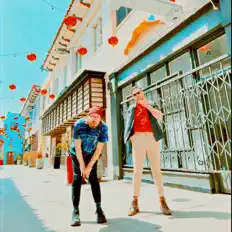 Escucha a Chaos Emeralds, mira videos musicales, lee su biografía, consulta las fechas de las gira y más.