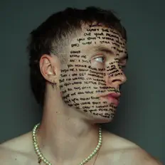 DAY_Sを聴いたり、ミュージックビデオを鑑賞したり、経歴やツアー日程などを確認したりしましょう！