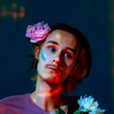 聆聽 Tricksterrr、觀看音樂影片、閱讀小傳、查看巡演日期等！