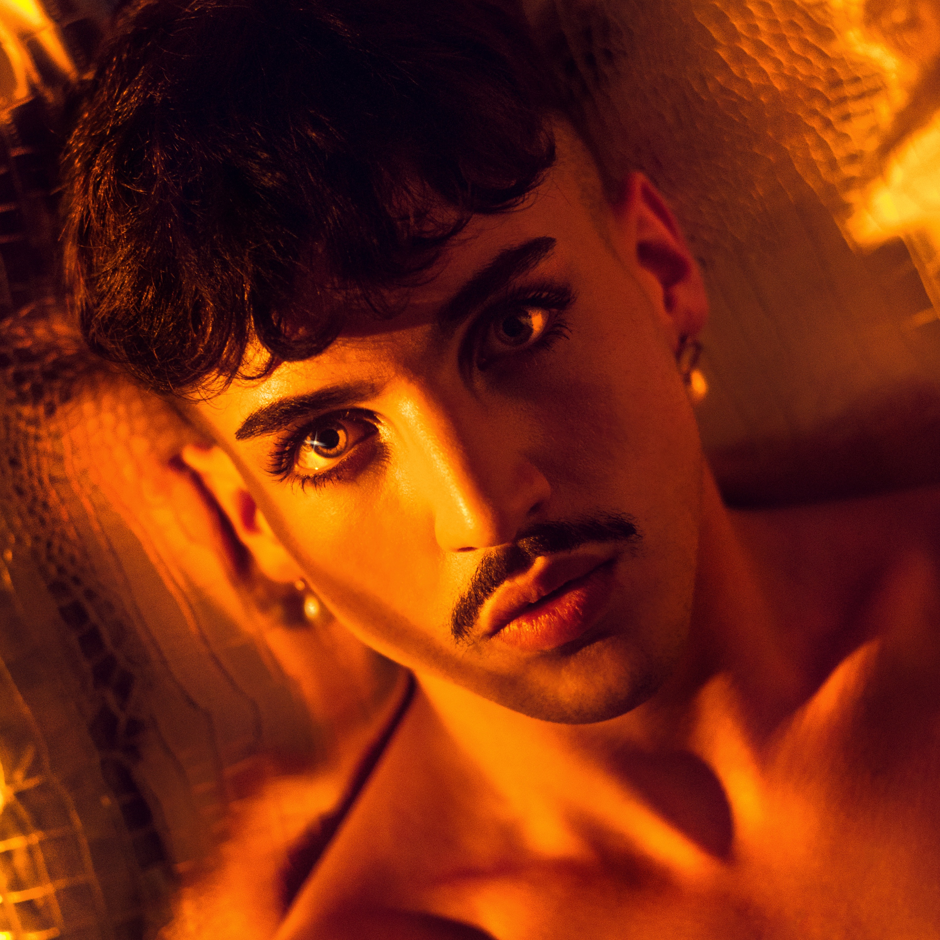 Difendo chi sono - Single