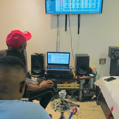 Suffocate (feat. youner ubenzani & AngaZz (Asambeni)) - Single
