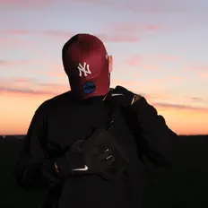 Ouça Alloevera, assista a videoclipes, leia a biografia, veja as datas das turnês e mais!