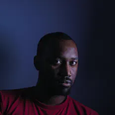 聆聽 King Reaves、觀看音樂影片、閱讀小傳、查看巡演日期等！