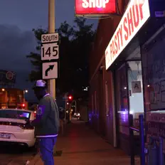 Smokey Jonez: песни, клипы, биография, даты выступлений и многое другое.