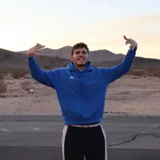 Adubs: песни, клипы, биография, даты выступлений и многое другое.