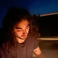 Dengarkan I K I G V I, tonton video musik, baca bio, lihat tanggal tur & lainnya!