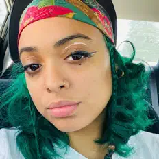 收听 Chaleuh、观看音乐视频、阅读小传、查看巡演日期等 ！